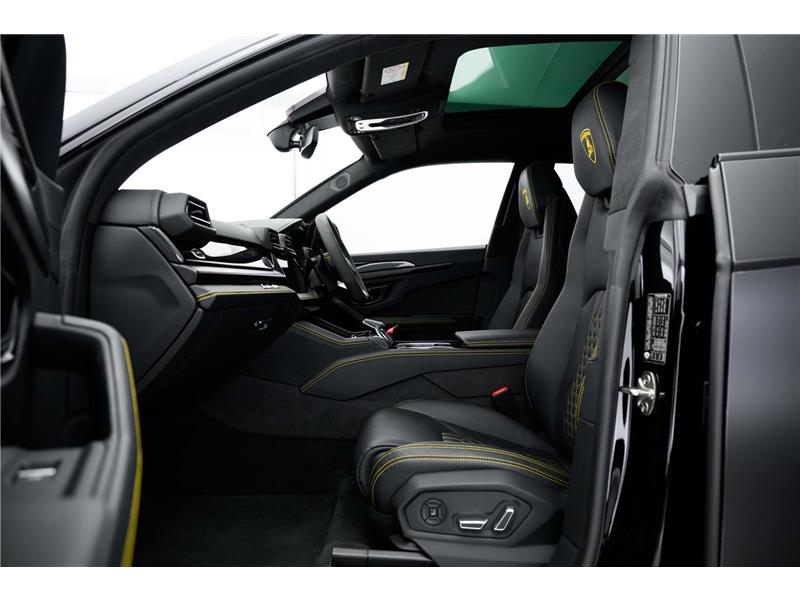 2025 Lamborghini Urus V8 BiTurbo SE