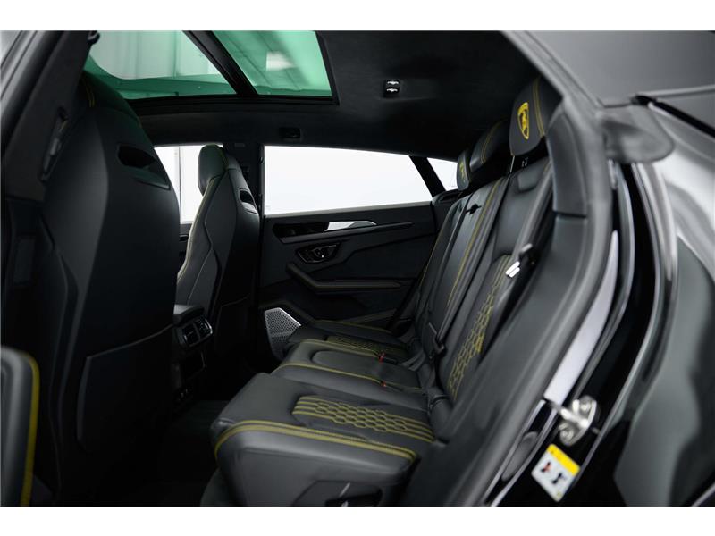 2025 Lamborghini Urus V8 BiTurbo SE