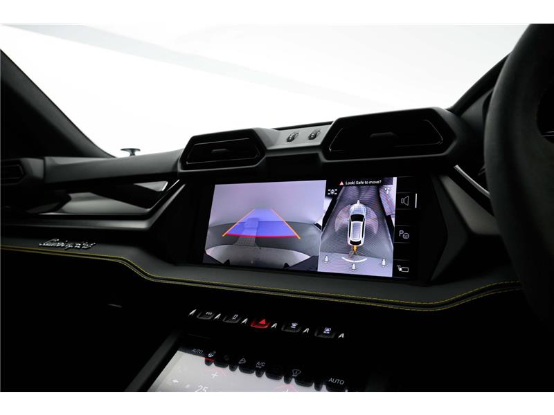 2025 Lamborghini Urus V8 BiTurbo SE