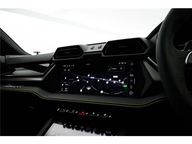 2025 Lamborghini Urus V8 BiTurbo SE