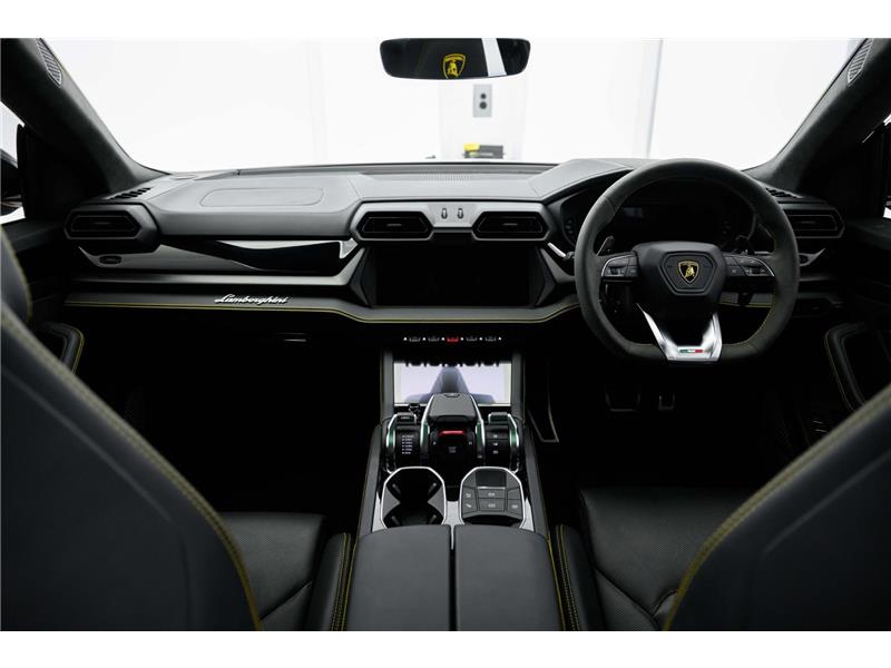 2025 Lamborghini Urus V8 BiTurbo SE