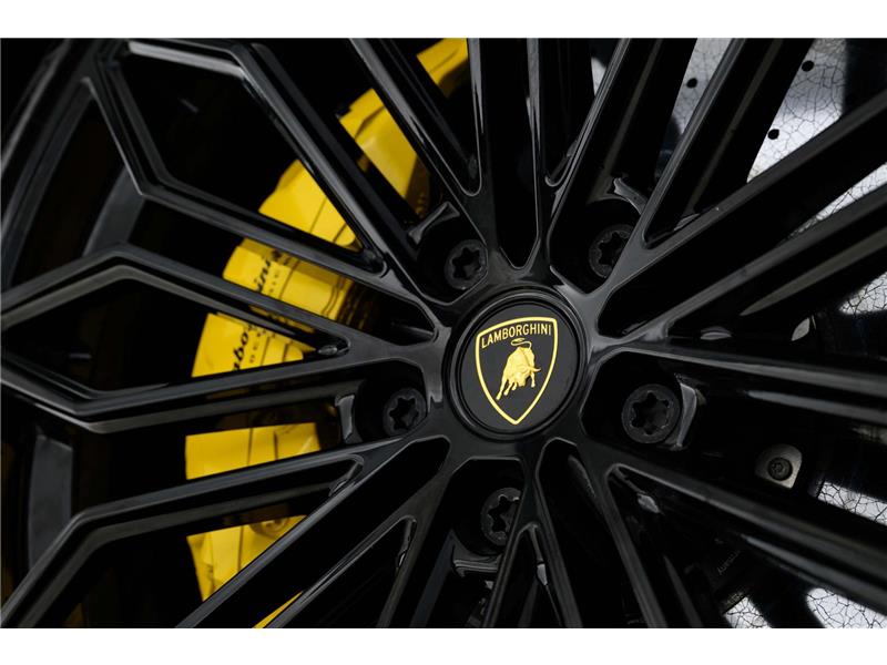 2025 Lamborghini Urus V8 BiTurbo SE