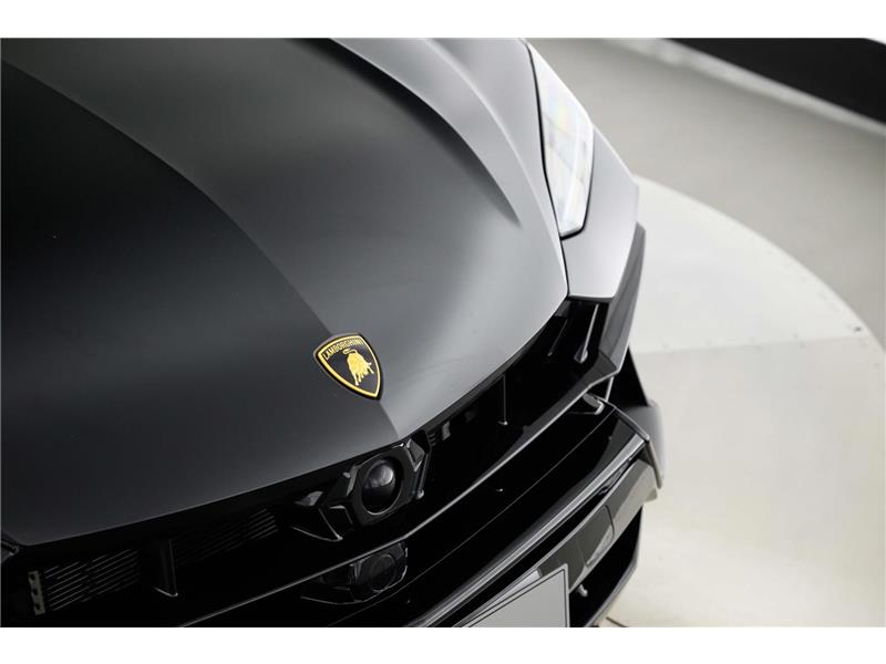 2025 Lamborghini Urus V8 BiTurbo SE
