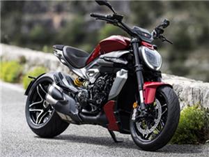 Two Wheels Achilles: 2025 Ducati XDiavel V4 video review