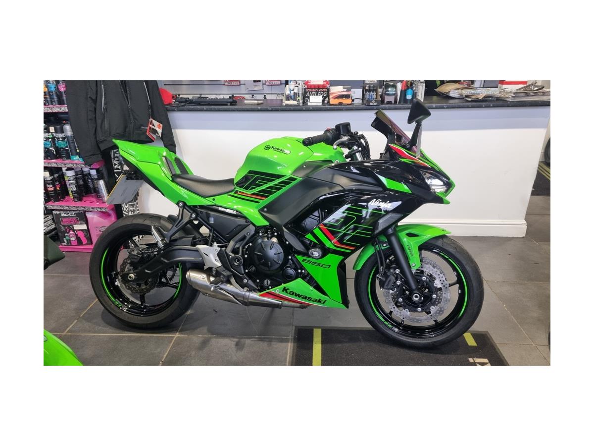 Main image of Kawasaki Ninja 650
