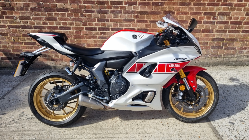 Yamaha R7 60th