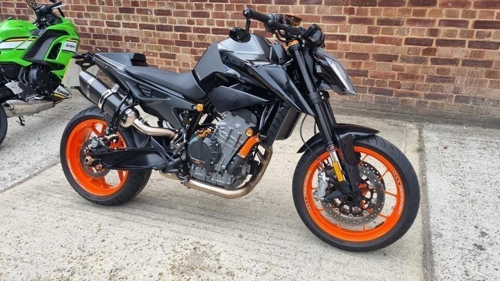 KTM DUKE 790