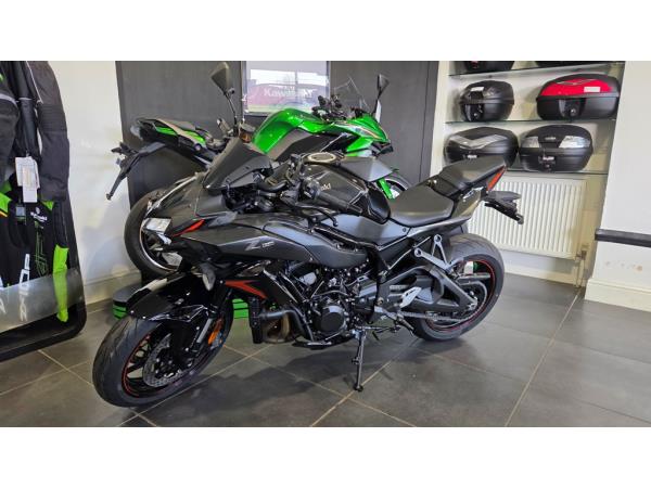 Thumbnail 3 of Kawasaki Z H2 Pre-registered special offer!