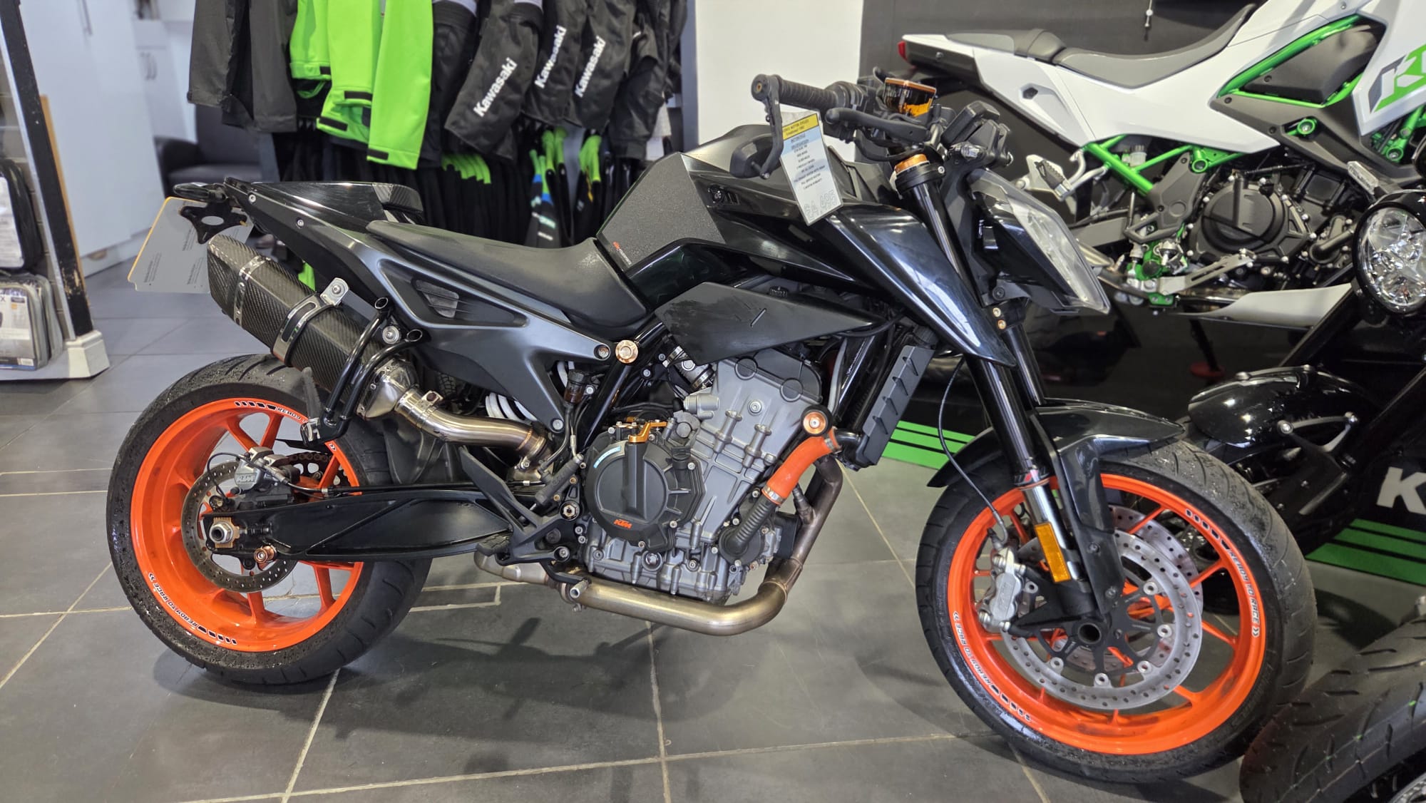 KTM DUKE 790