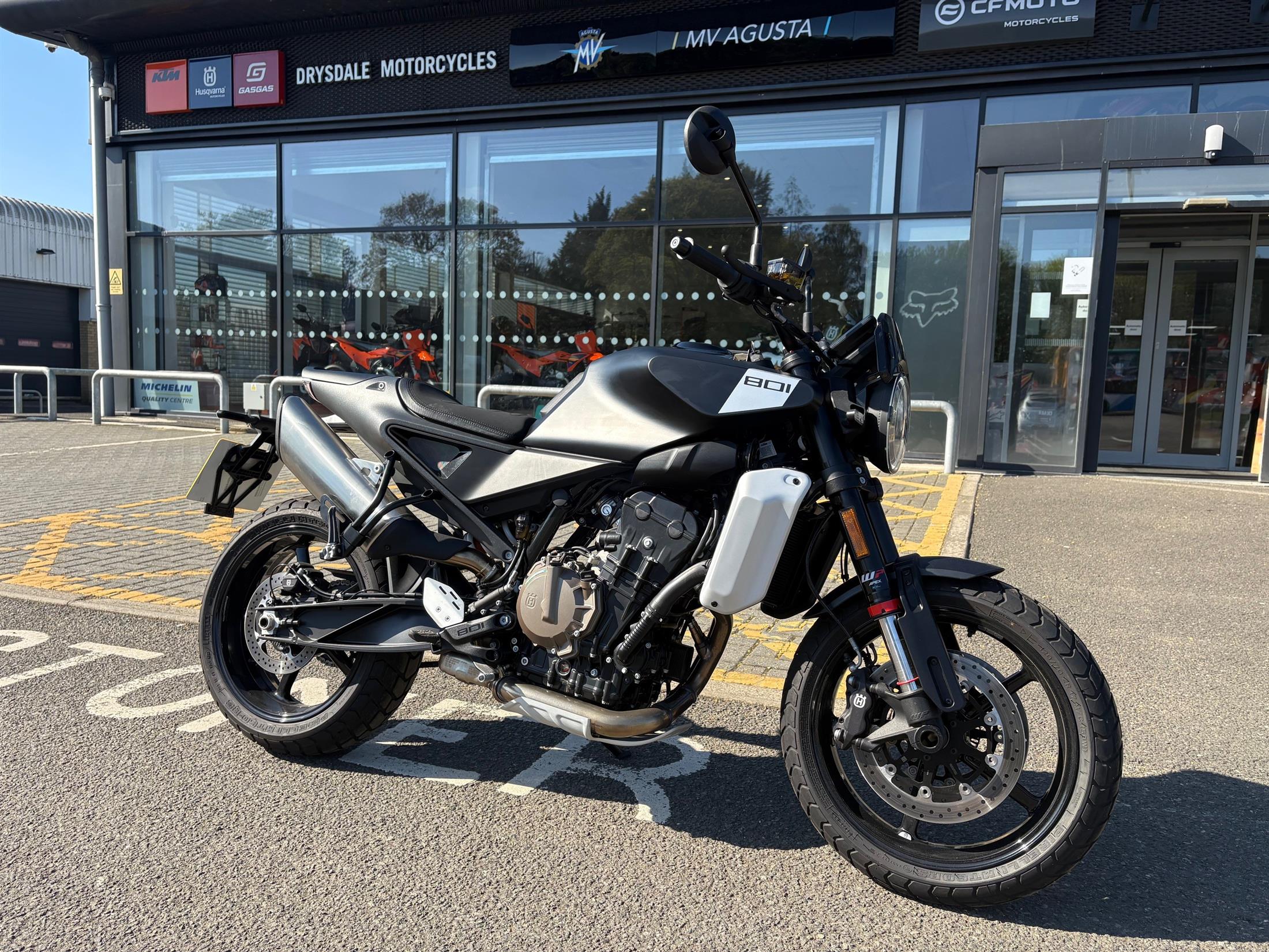 New Husqvara 801 Svartpilen