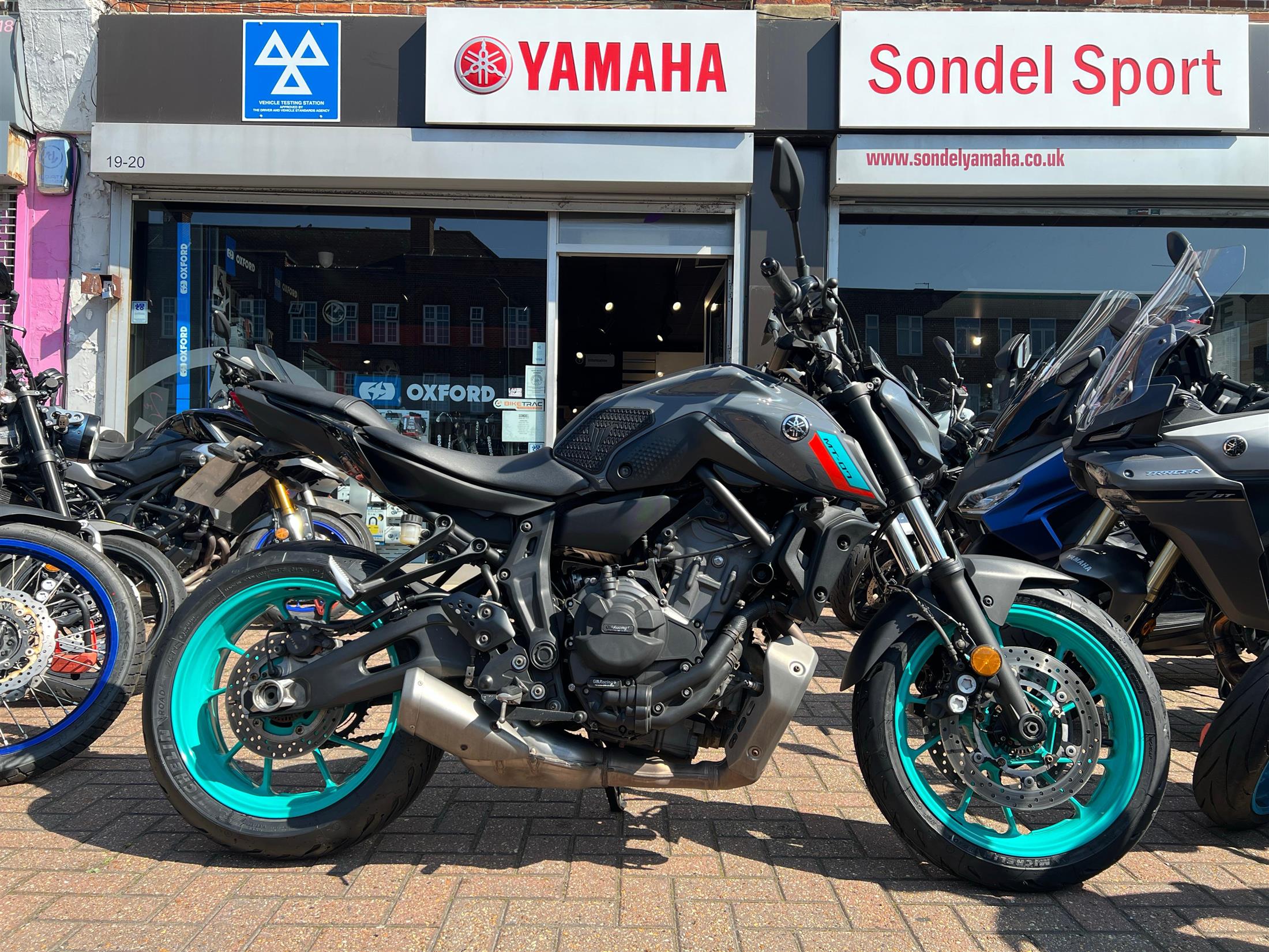 YAMAHA MT07