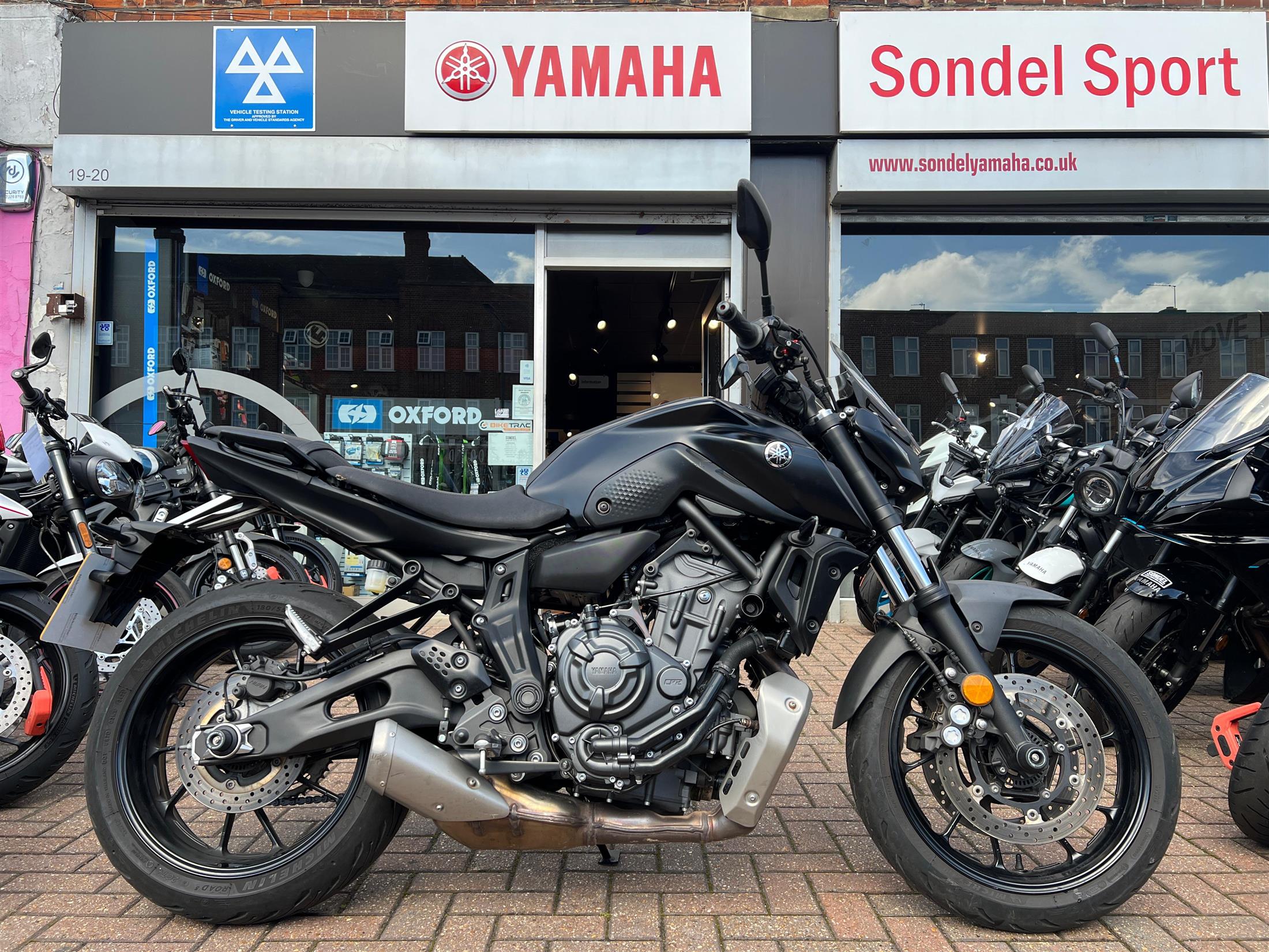 YAMAHA MT07