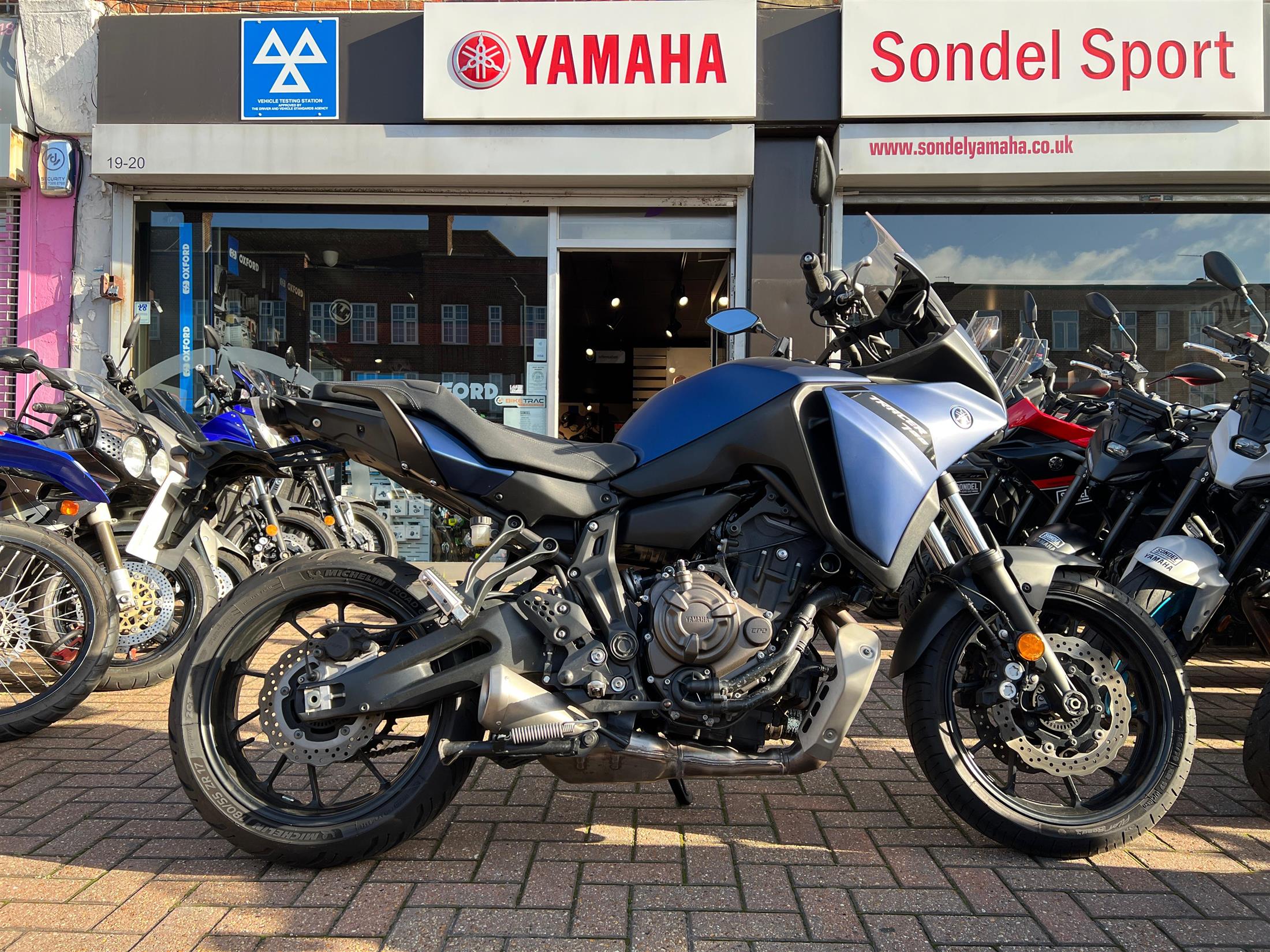 YAMAHA TRACER 7
