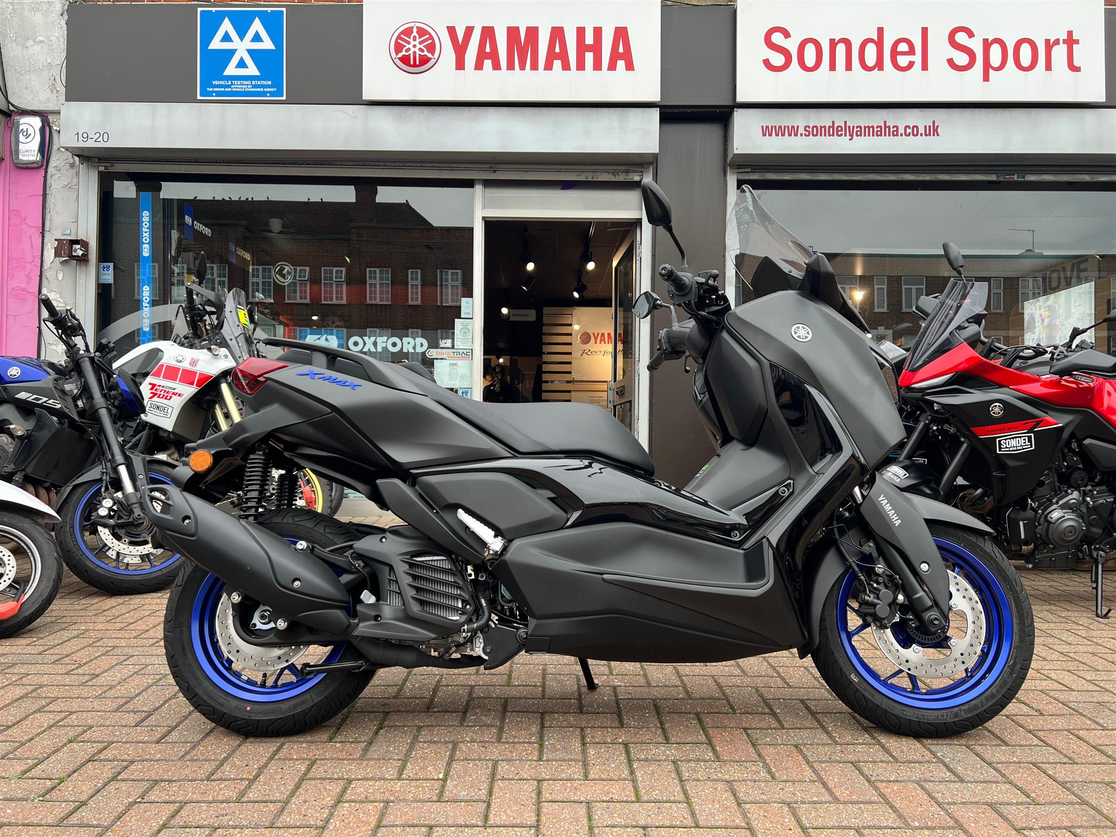 YAMAHA XMAX 125