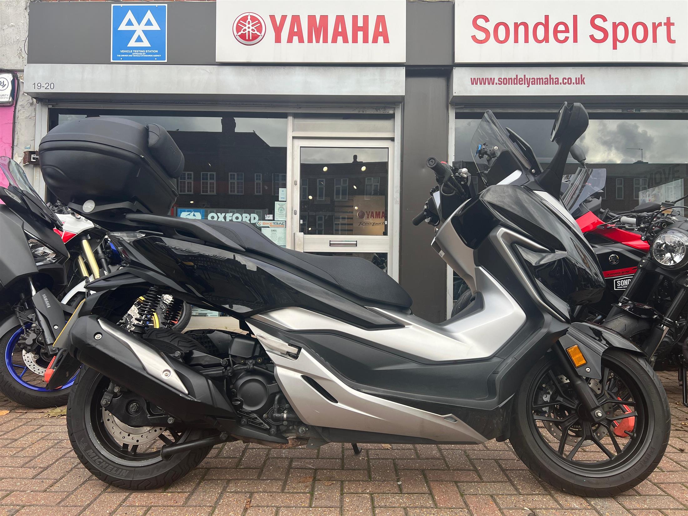 HONDA FORZA 300