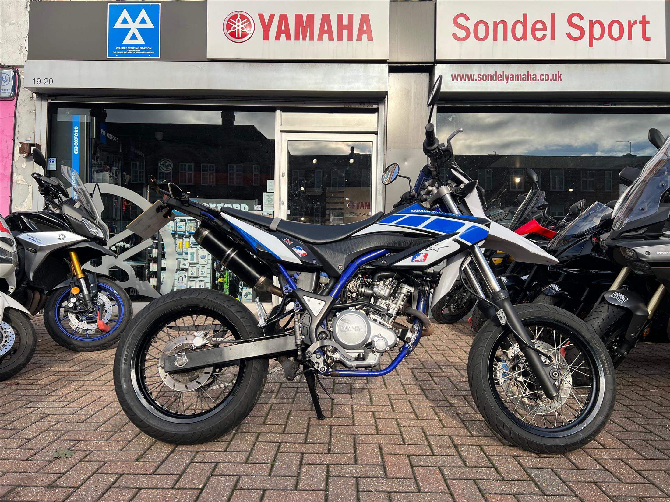 YAMAHA WR125X