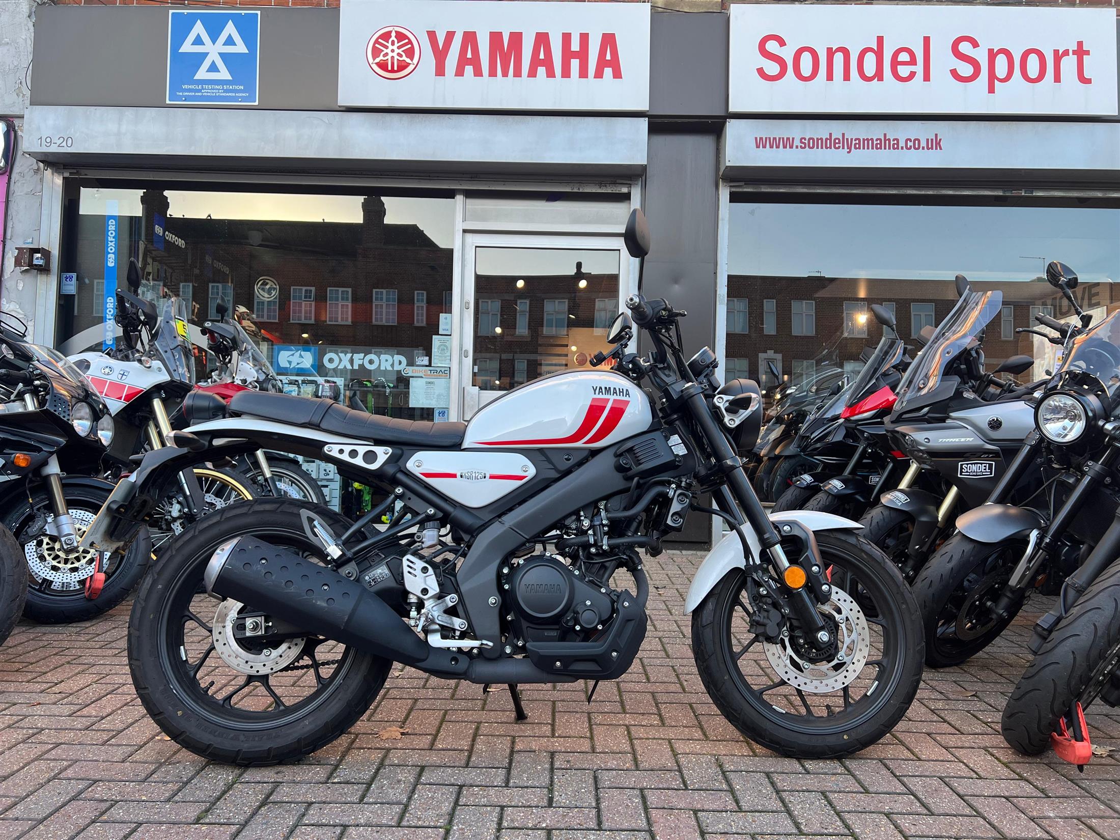 YAMAHA XSR125
