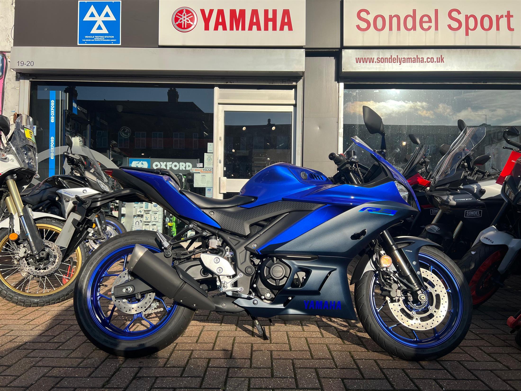 YAMAHA R3 YAMAHA R3