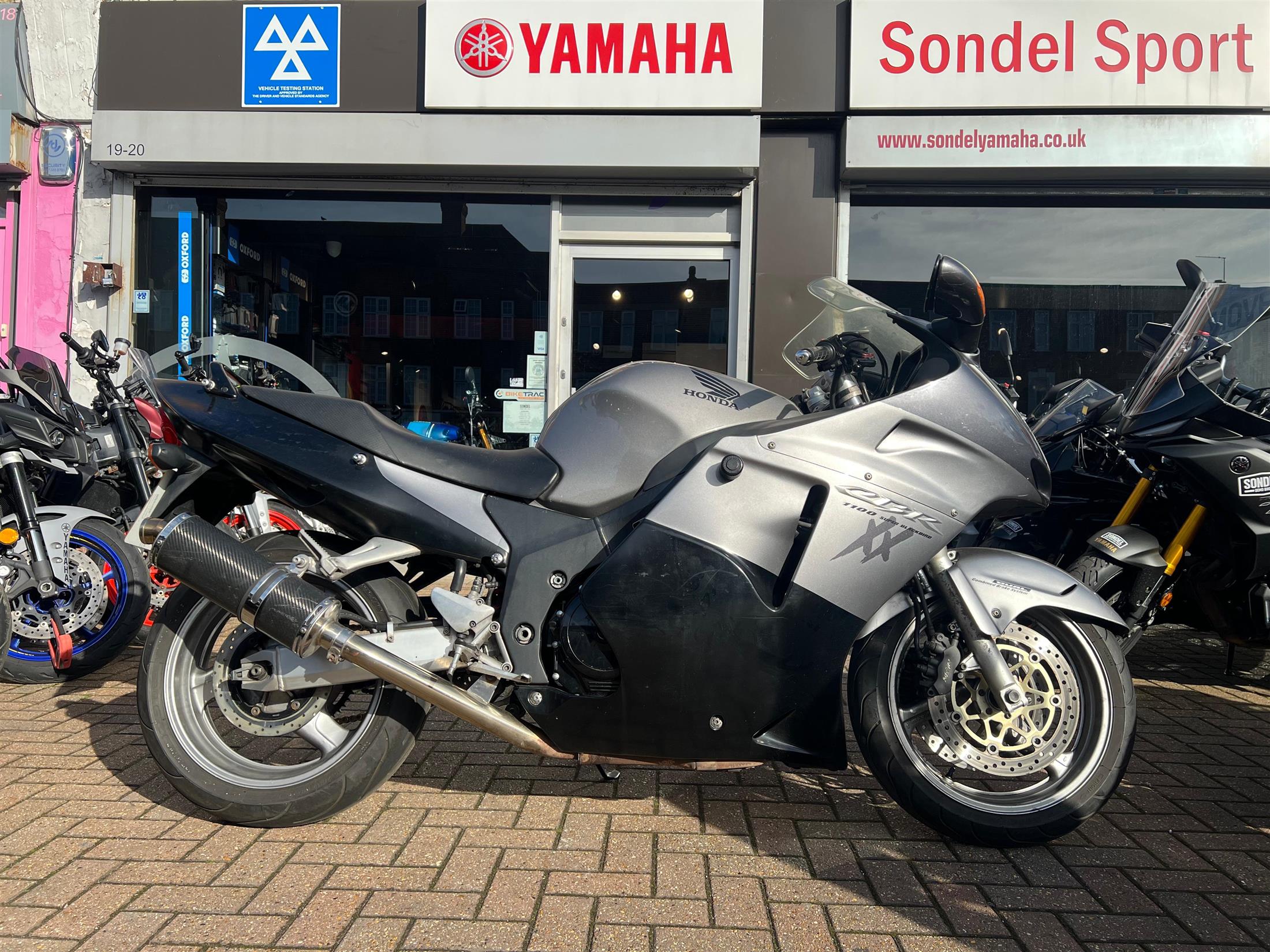 HONDA CBR 1100 X-6 SUPER BLACKBIRD