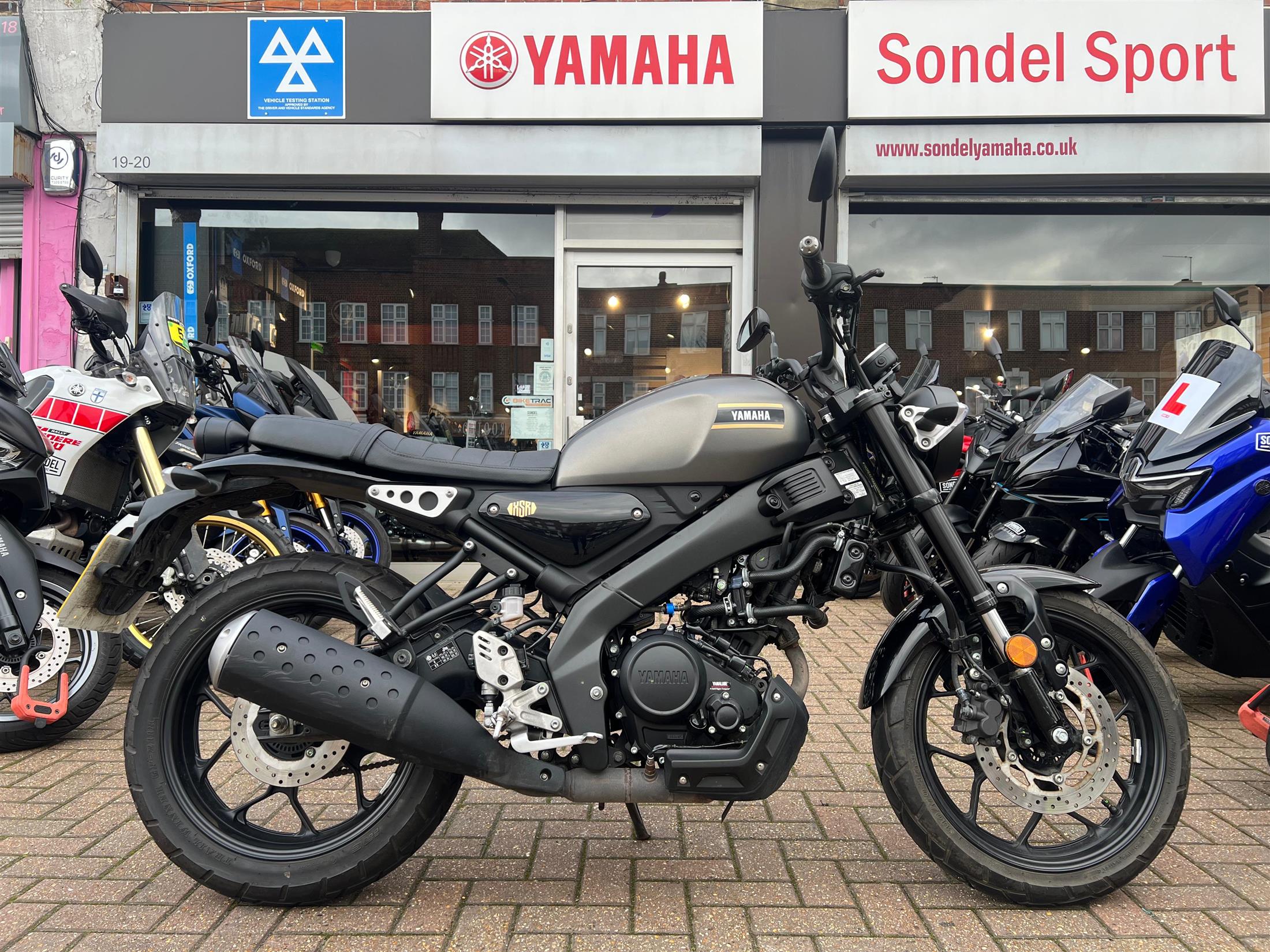 YAMAHA XSR125