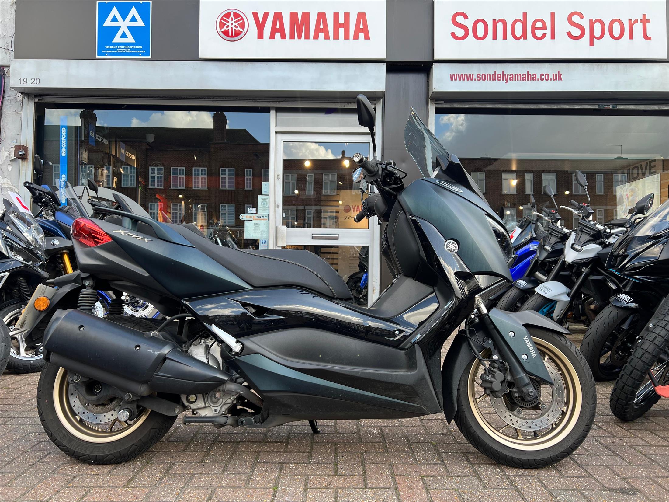YAMAHA XMAX 300 TECH MAX