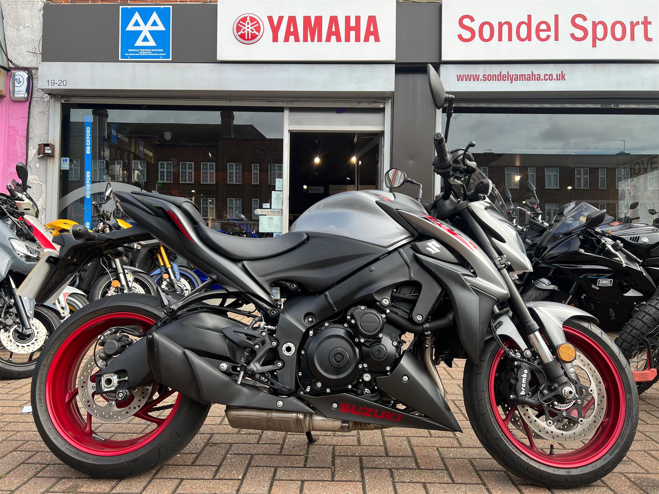 SUZUKI GSX-S 1000 SUZUKI GSX-S 1000