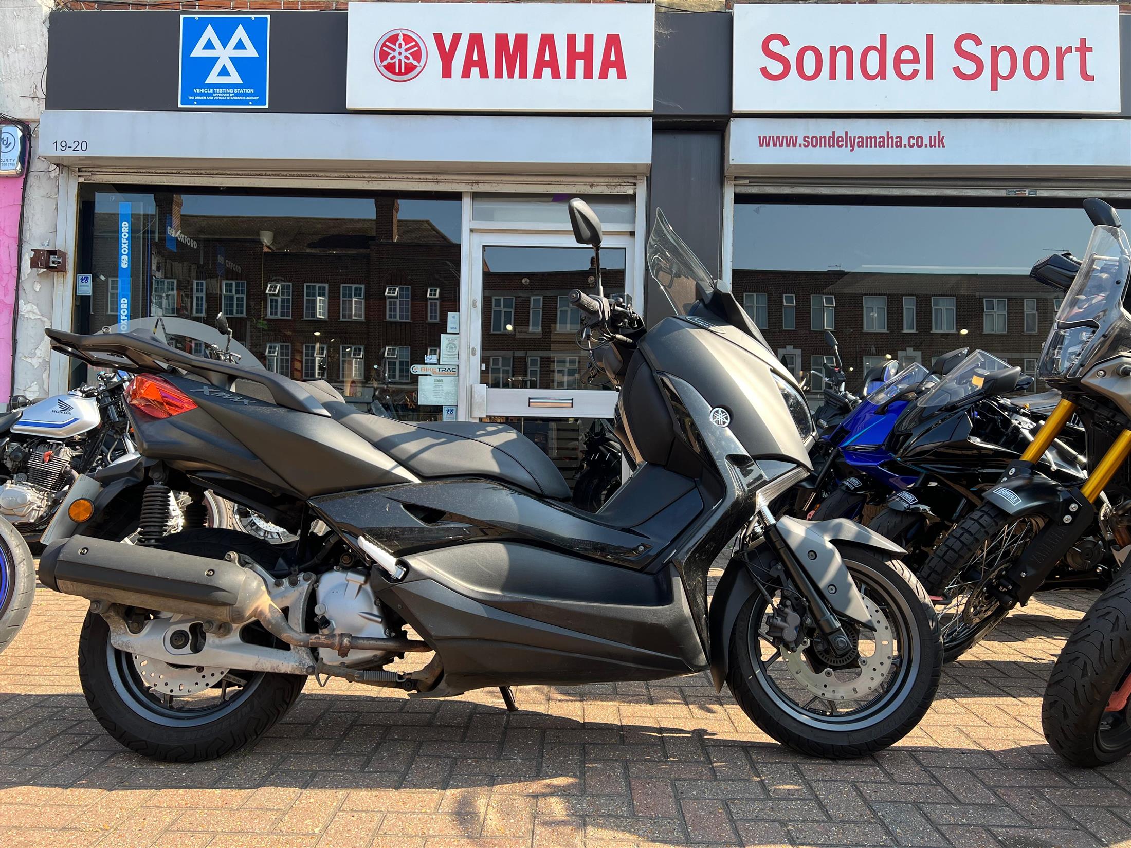 YAMAHA XMAX 125 YAMAHA XMAX 125