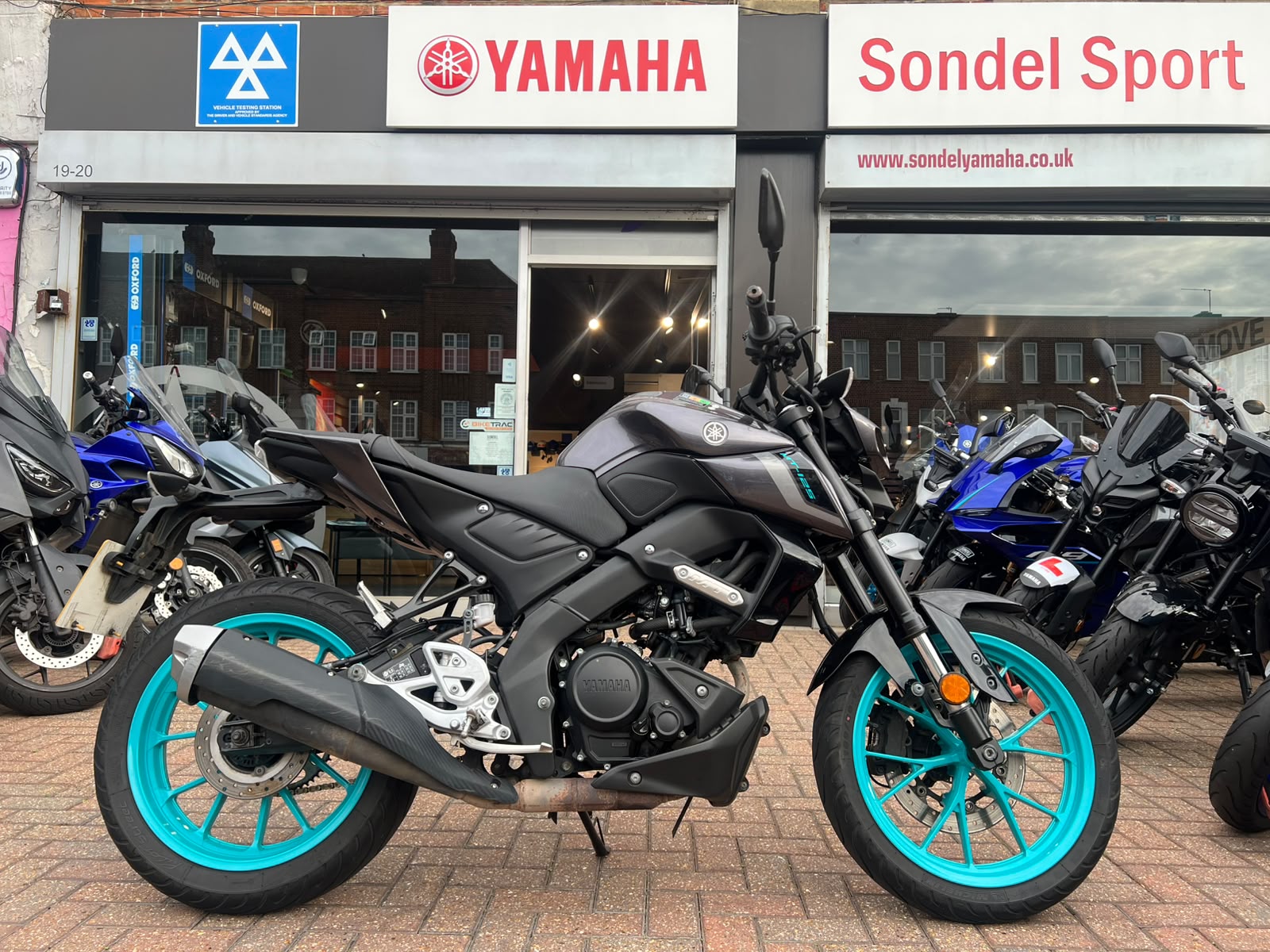YAMAHA MT125 YAMAHA MT125