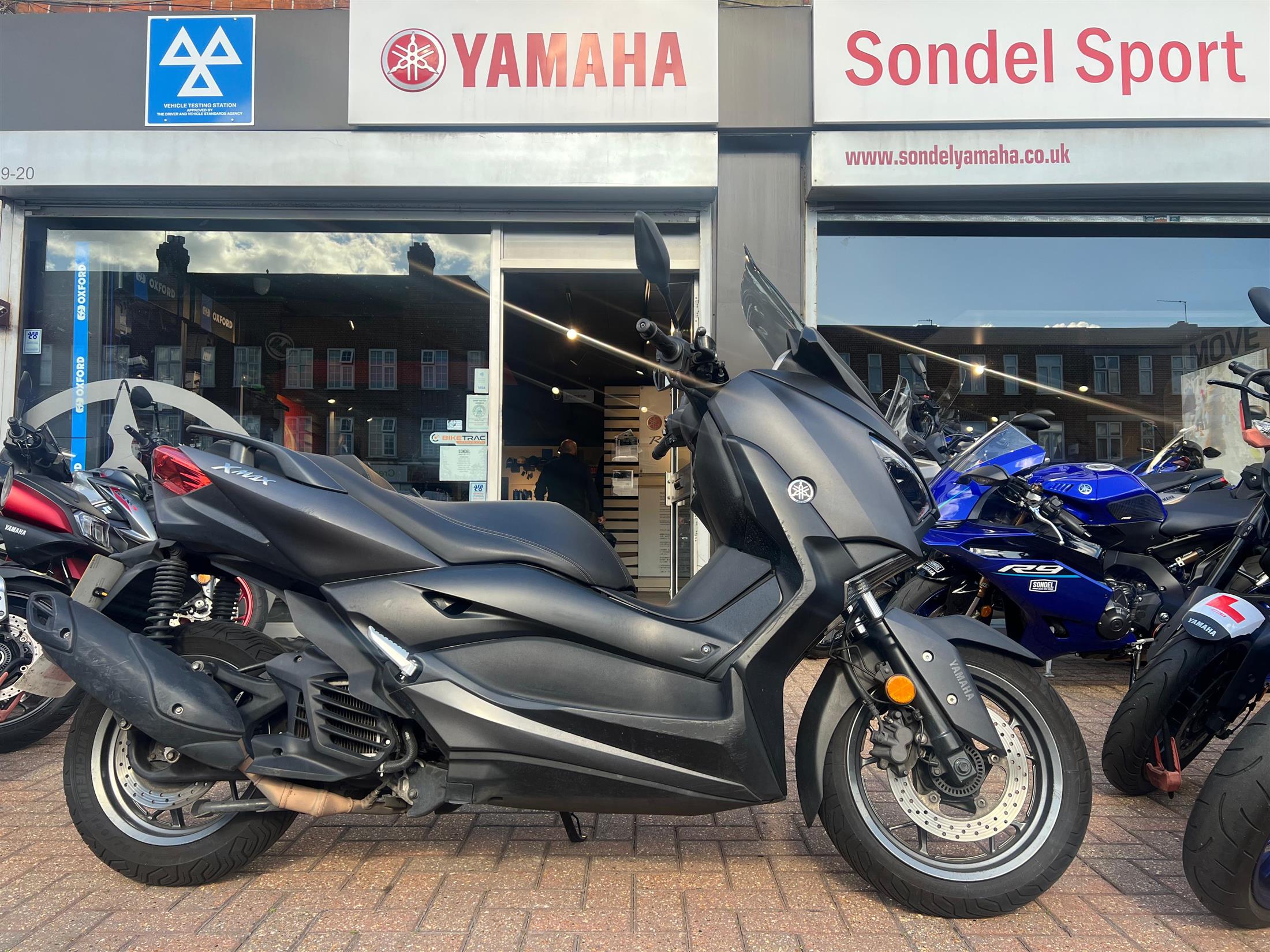 YAMAHA XMAX 125 YAMAHA XMAX 125