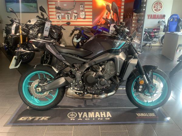 2025 Yamaha MT-09 Y-AMT, Only 222m , Yamaha warranty till  2028 ,SAVE £300 !!