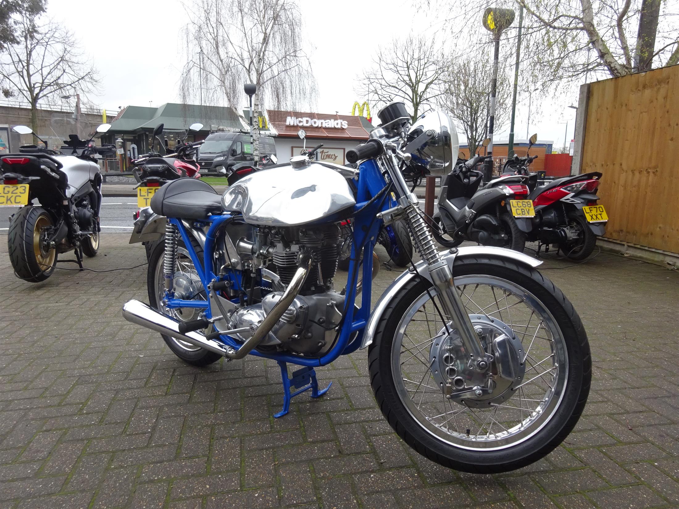 Norton Triton  T120