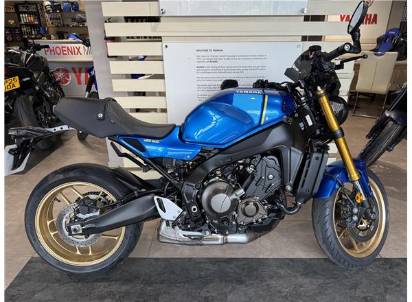 YAMAHA XSR900