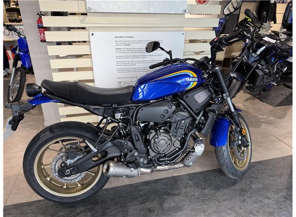 YAMAHA XSR700