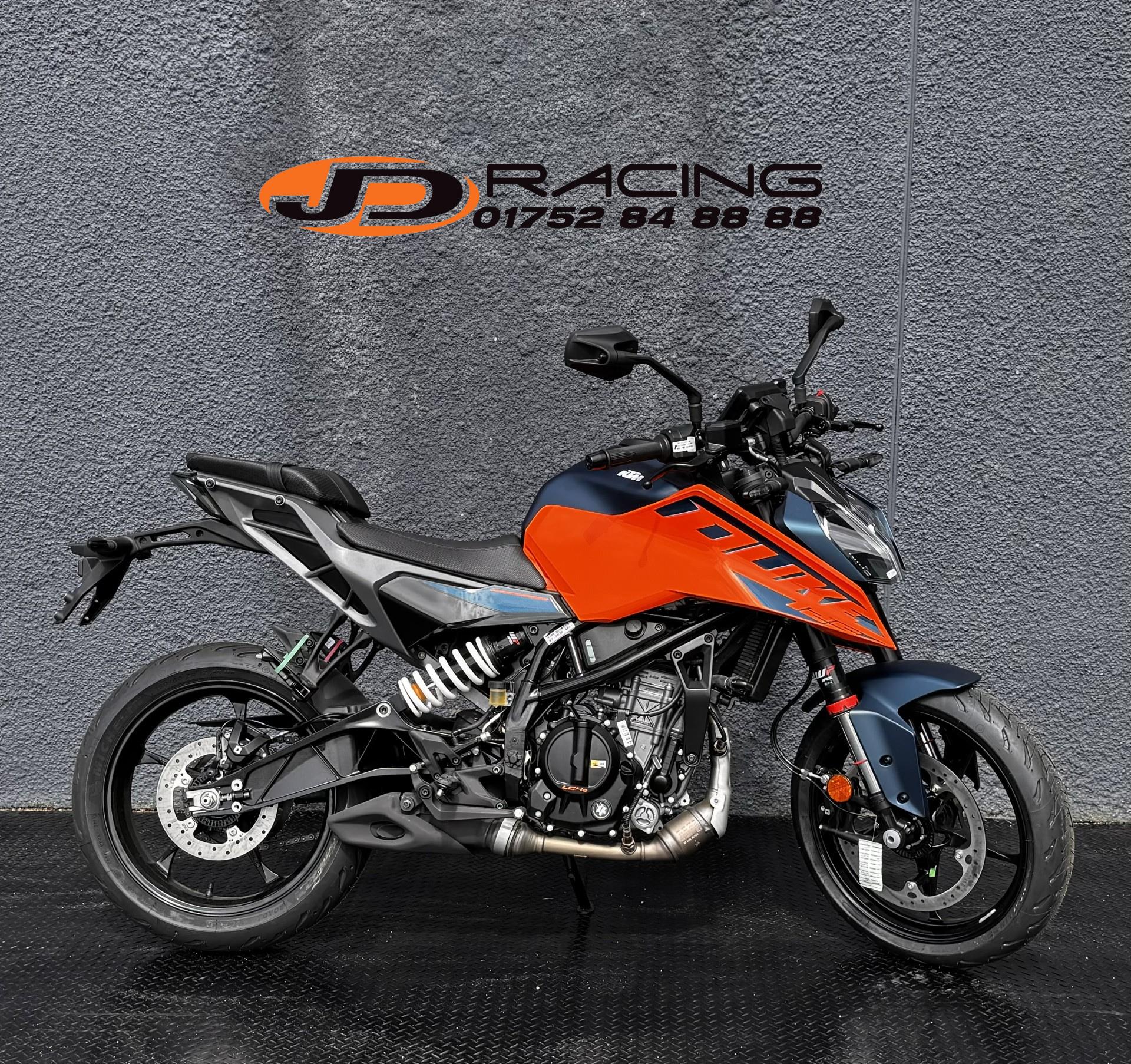 KTM DUKE 125 2024 MODEL