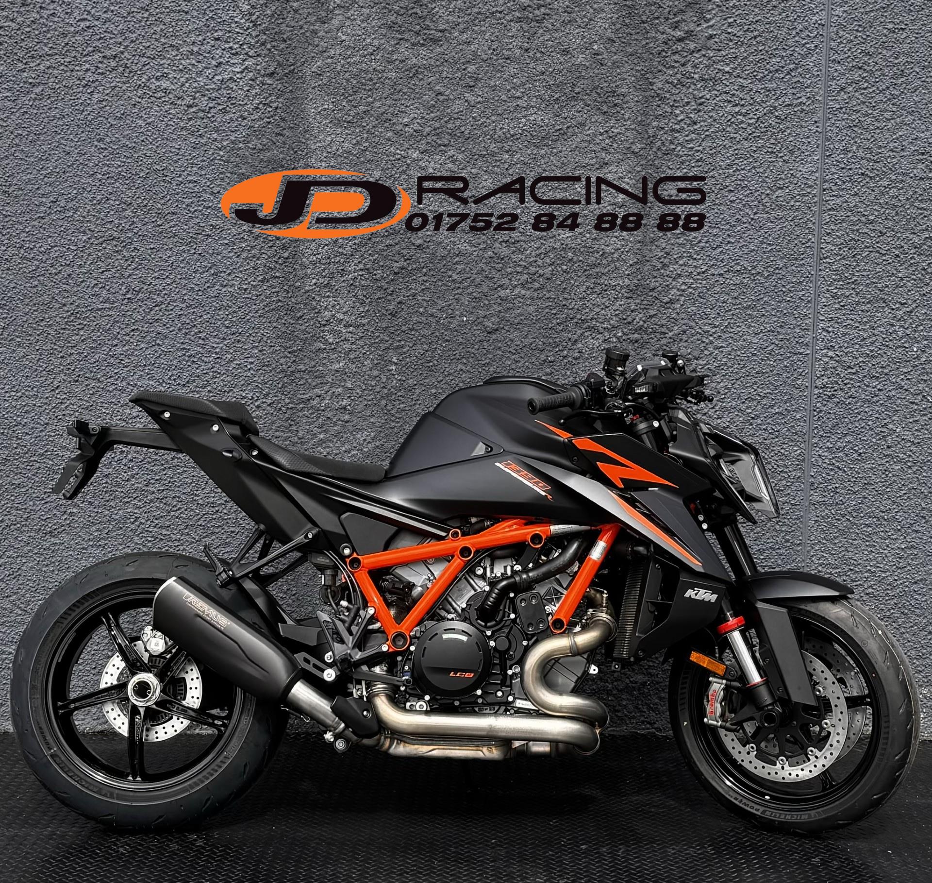 KTM 1390 SUPER DUKE R