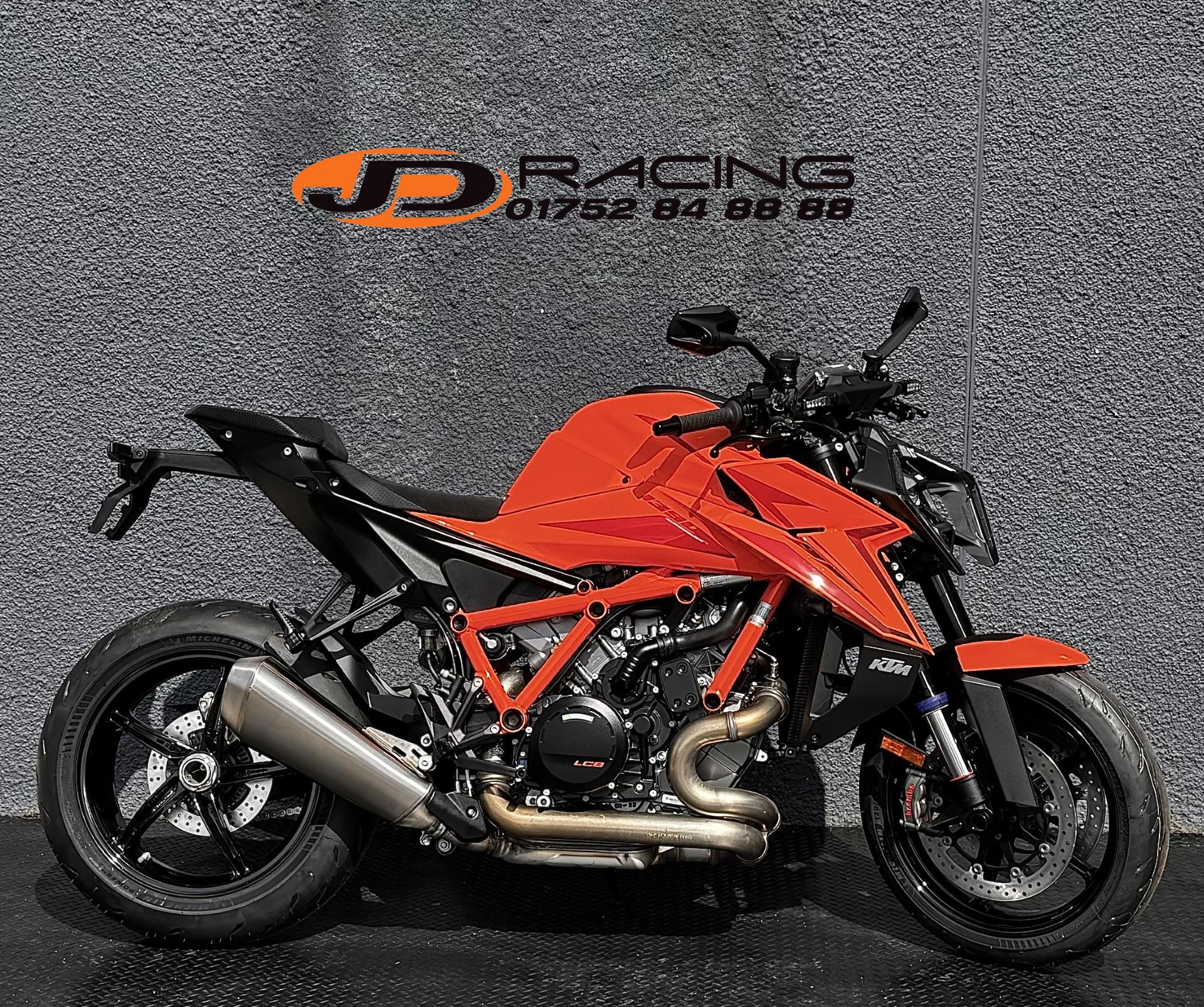 KTM 1390 SUPER DUKE R