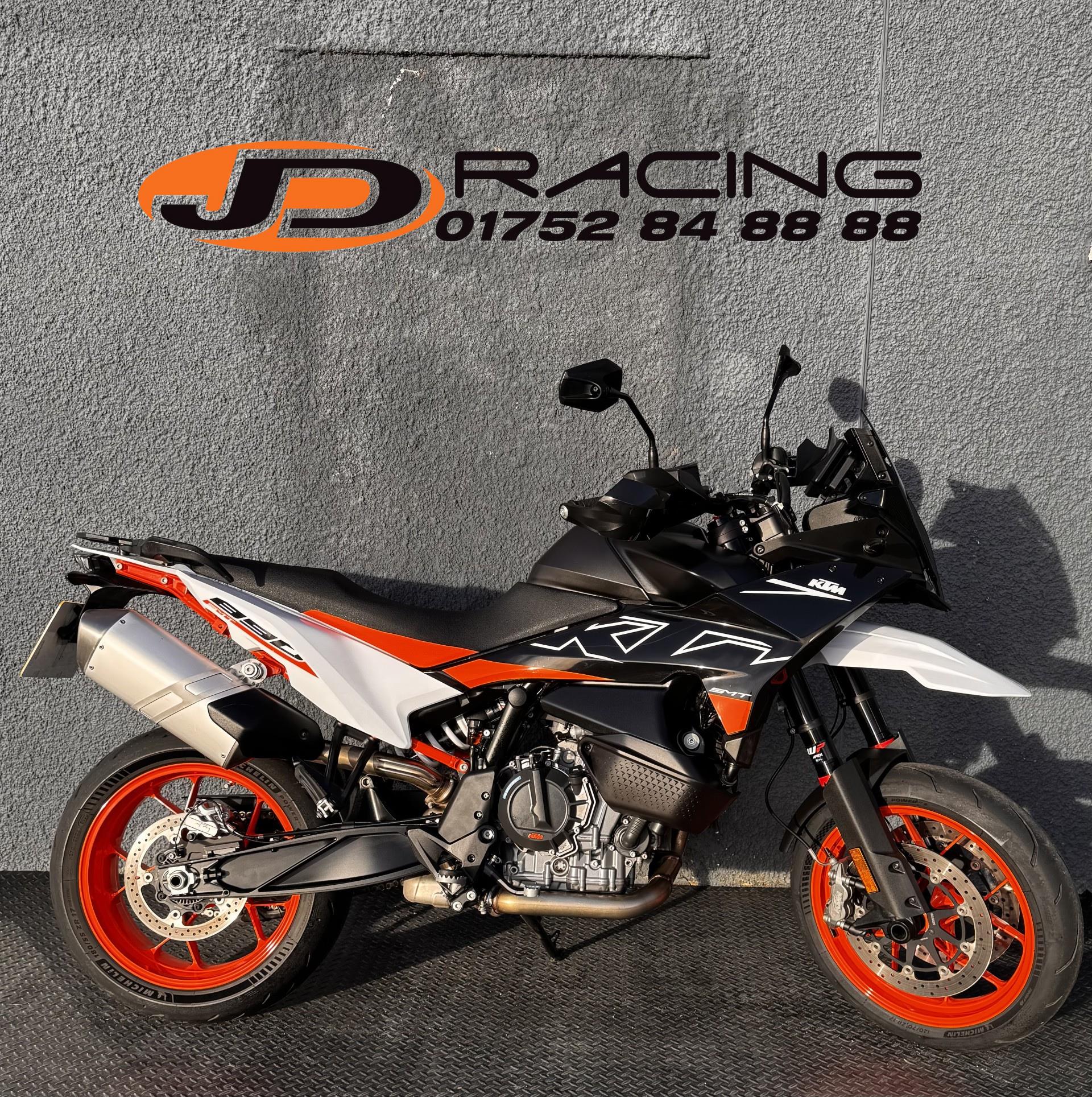 KTM 890 SMT 2024