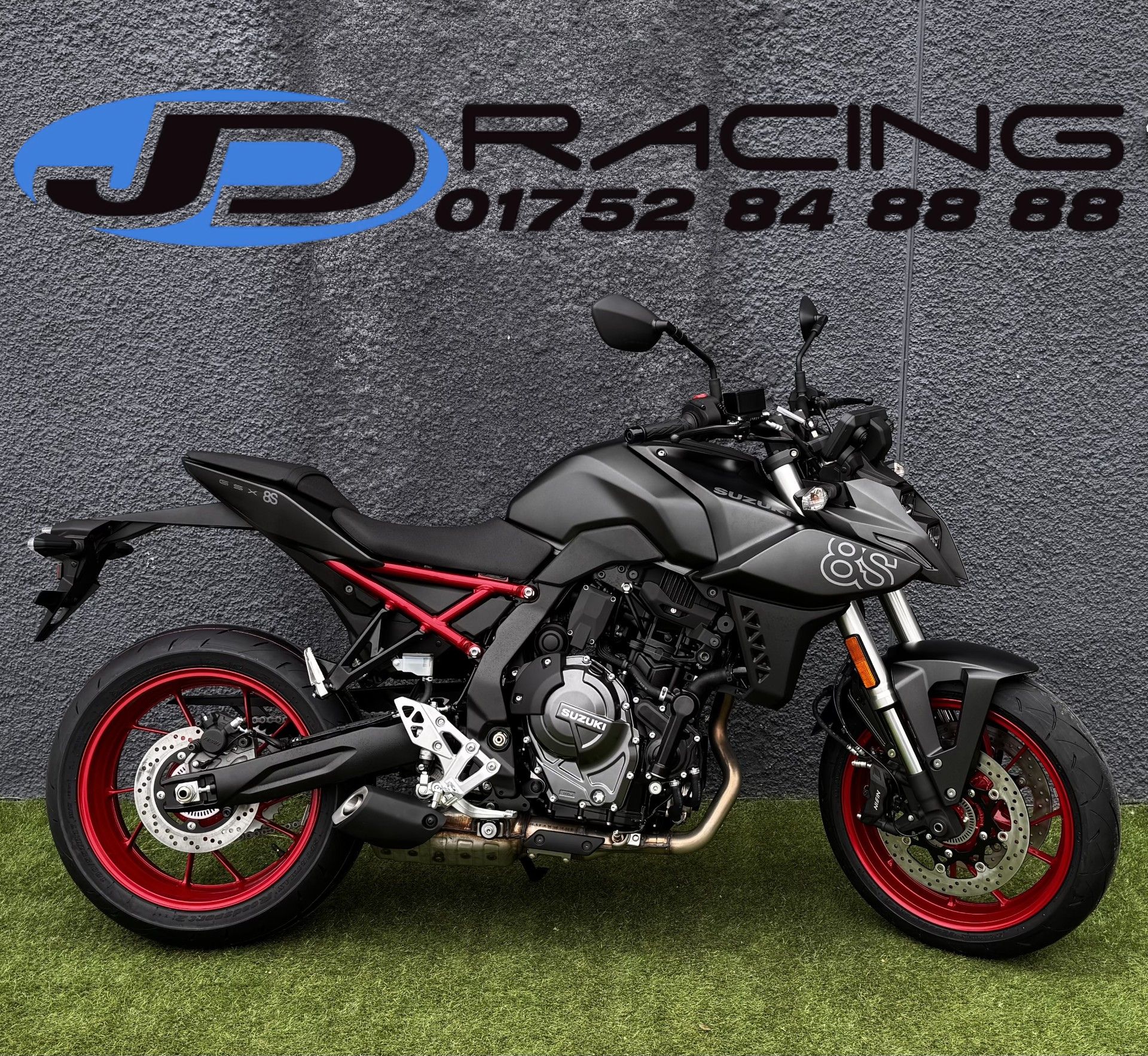 SUZUKI GSX-8S