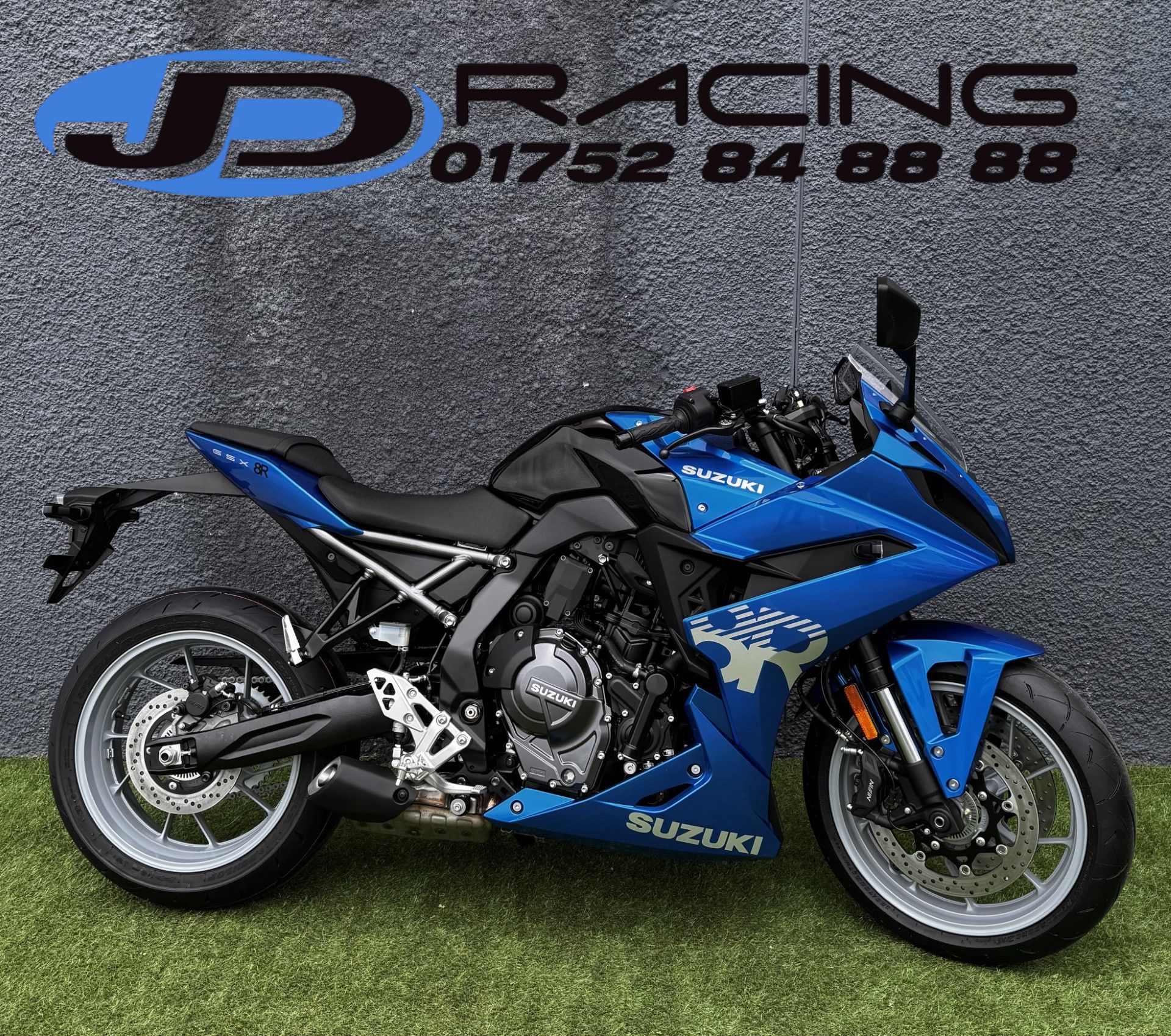SUZUKI GSX-8R