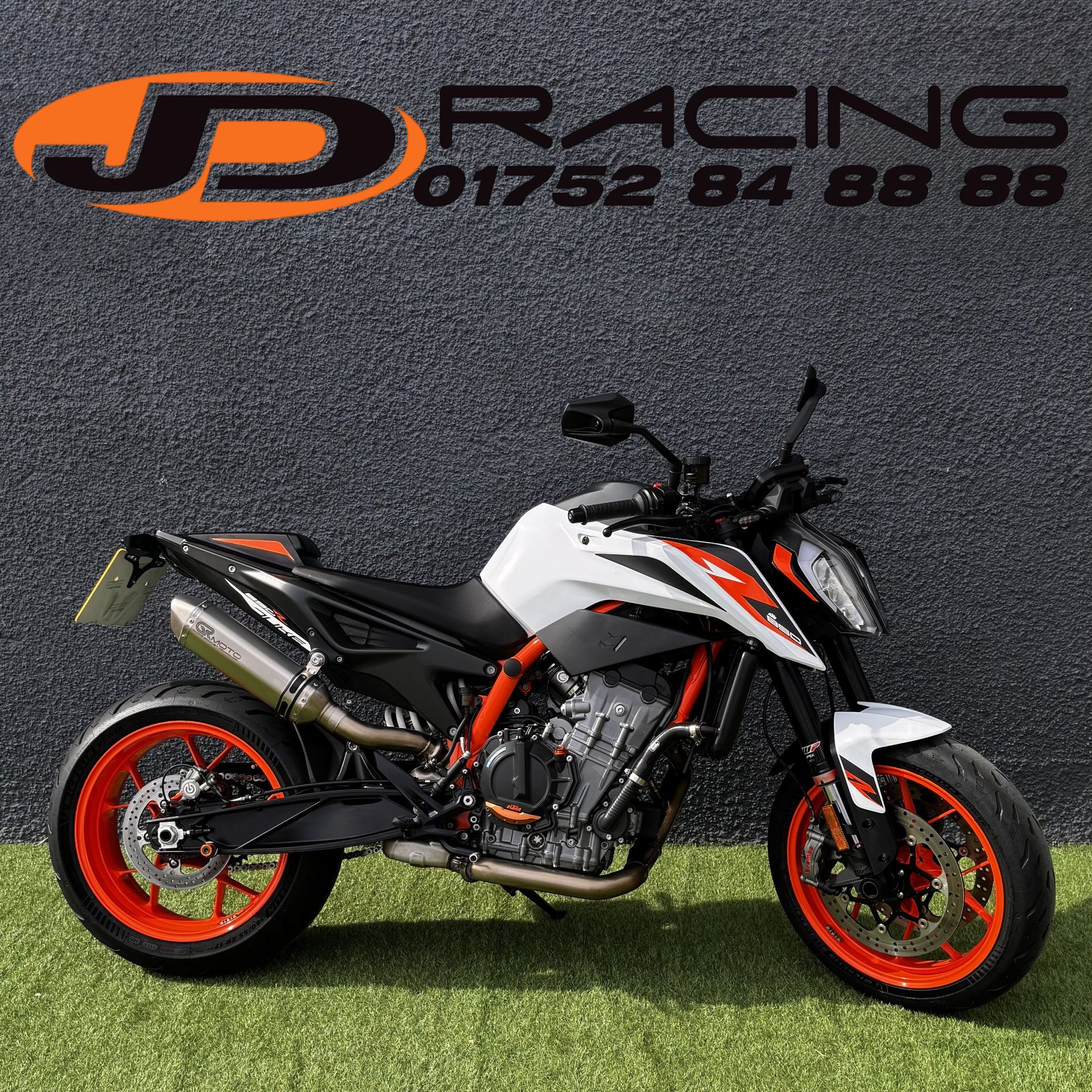 KTM 890 DUKE R