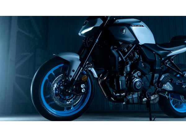 Highly responsive adjustable suspension