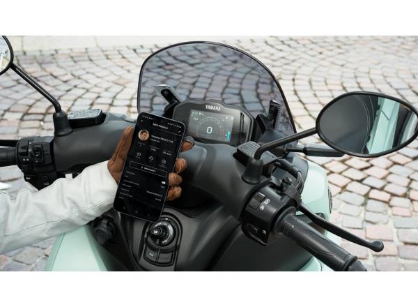 Connected 4.2 inch TFT display