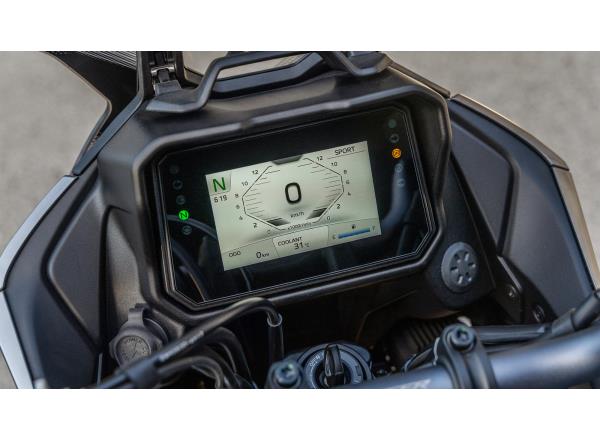 5-inch TFT display with smartphone connectivity, n