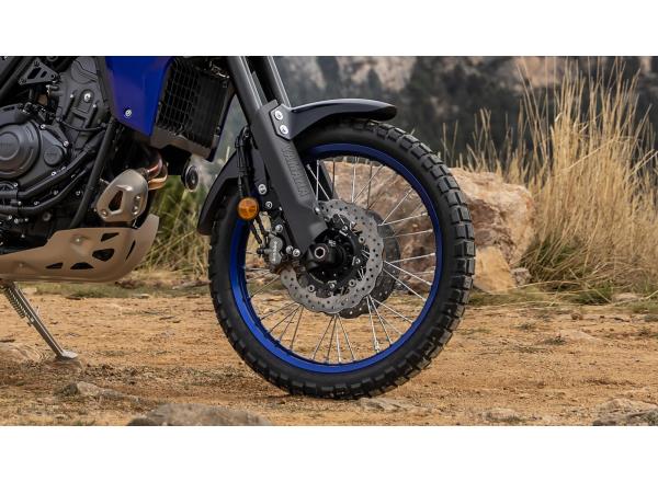 21-inch/18-inch spoke wheels.
