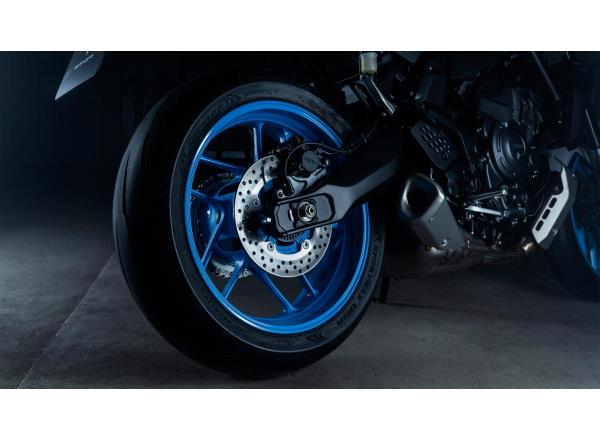 Lightweight SpinForged wheels with Dunlop radial t
