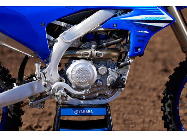 Light, slim and powerful engine