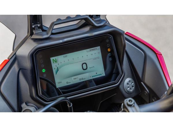 5-inch TFT display with smartphone connectivity, n