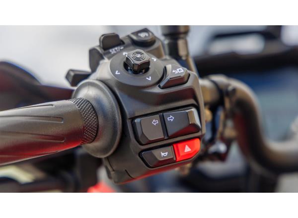 Intuitive switch gear and auto cancel indicators