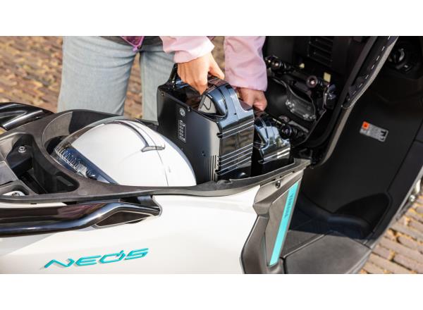 Jet helmet underseat storage