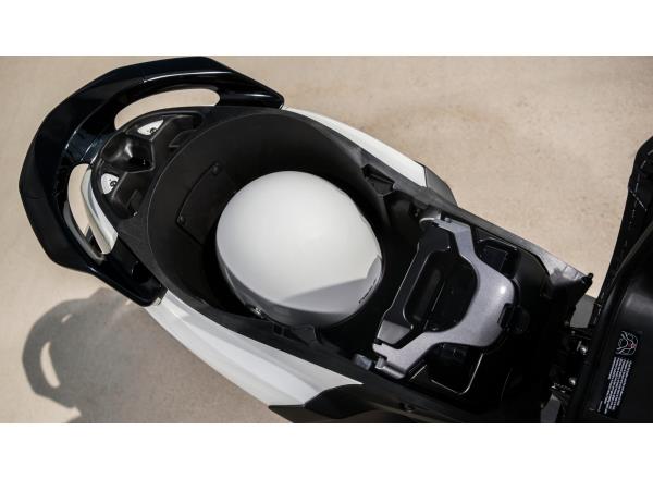 Jet helmet underseat storage